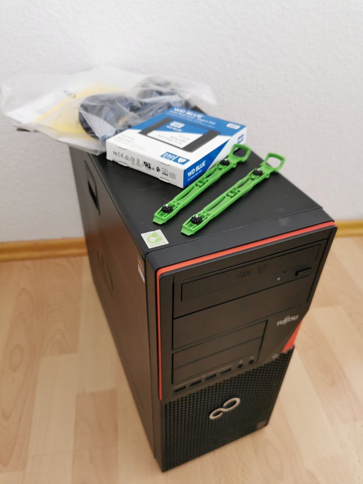 Fujitsu Esprimo P720-E90 Plus Desktop PC in Hattersheim am Main