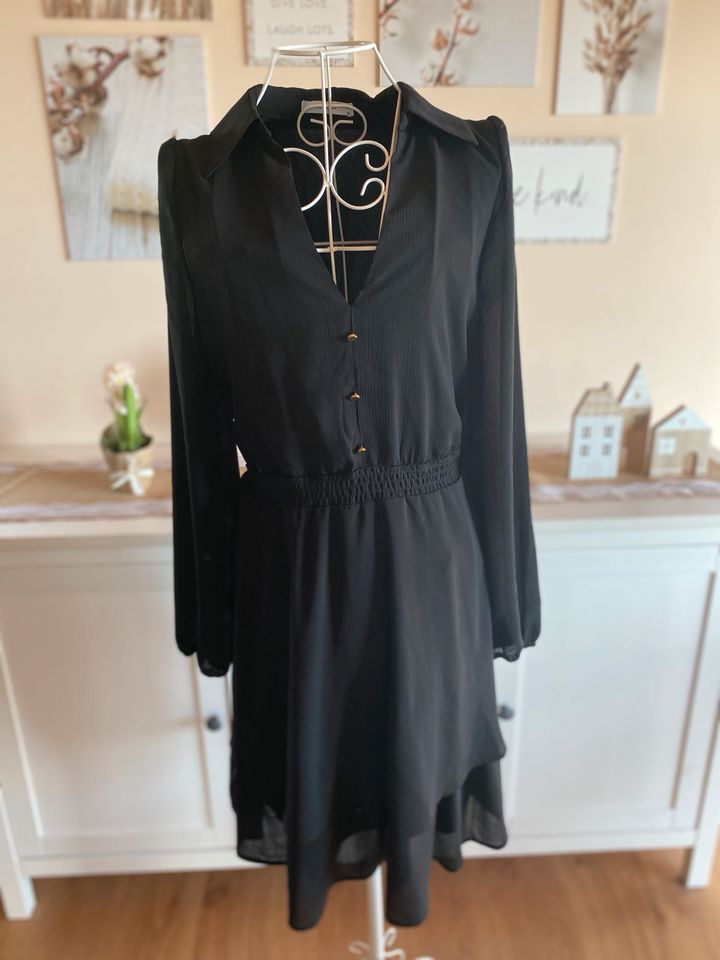 Kleid schwarz von Reserved Gr. M in Teisendorf