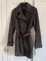 Schöner Trenchcoat im Schlangenmuster Berlin - Neukölln Vorschau