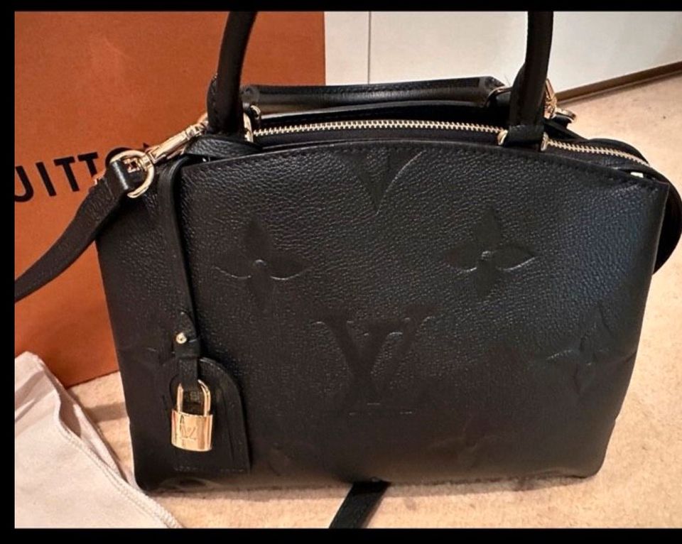 Louis Vuitton Petit Palais schwarz Leder Tasche Handtasche NEUw in Essen