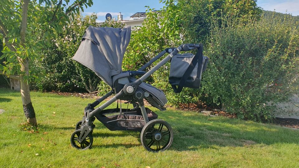 Kinderwagen Teutonia BeYou Elite inkl. Lammfell-Fußsack in Lahr (Schwarzwald)