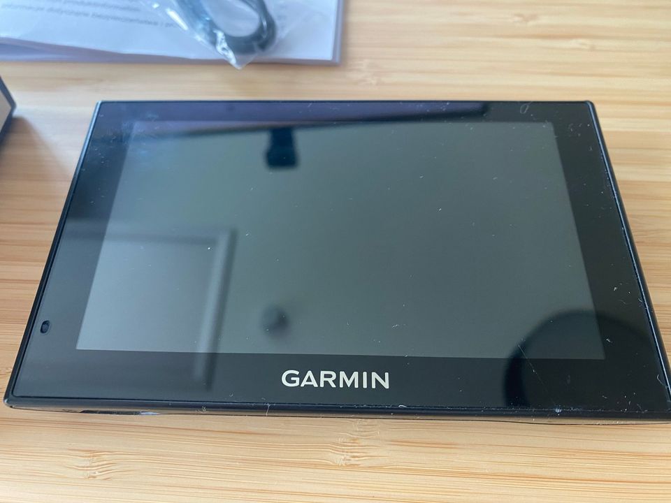 Garmin Nüvi 2599 mit OVP in Hüttenberg