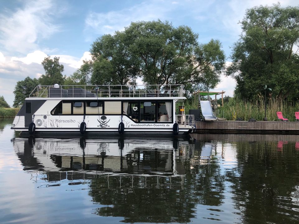 Hausboote, Liegeplätze und Meer in Dömitz