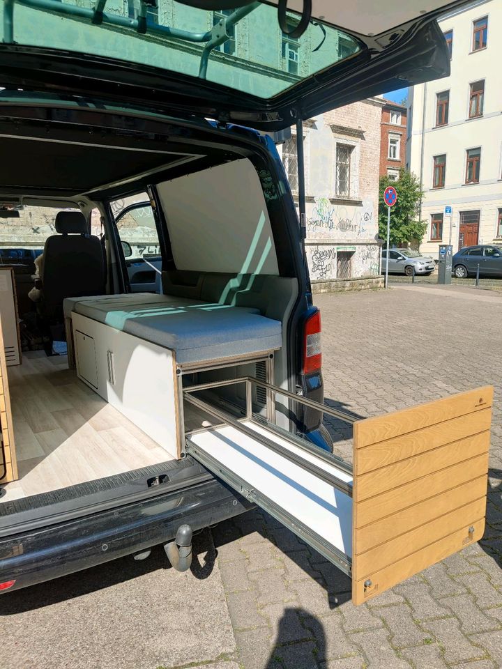 Multifunktionsbank/Schlafbank VW T5/T6 in Erfurt