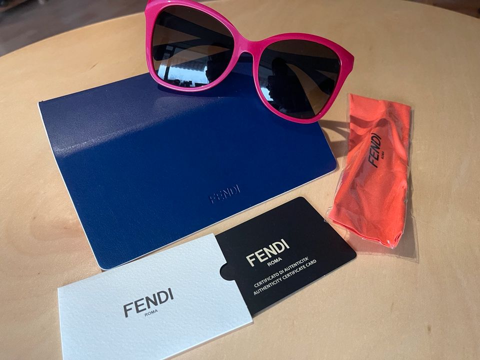 Originale FENDI Sonnenbrille NEUE in Erkrath