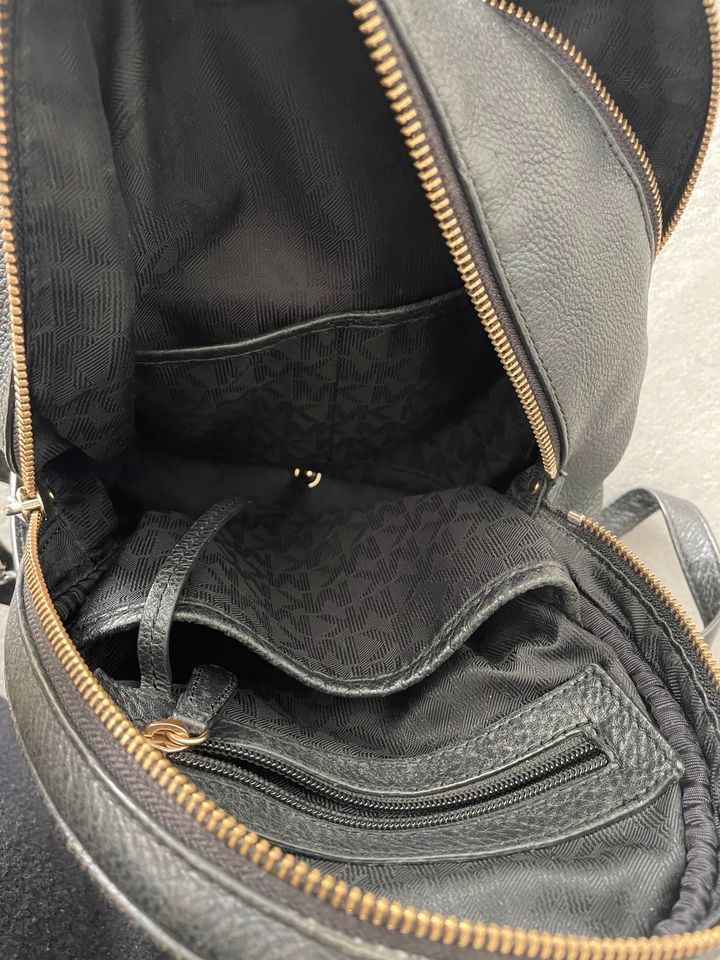 Michael Kors Rucksack Tasche in Düsseldorf