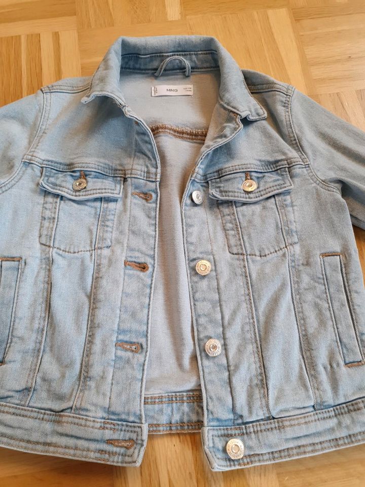 Jeansjacke Gr.122 Top! in Freiburg im Breisgau