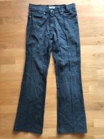 Neu graue Jeans Schlaghose Hose Schlag Grau Gr. XS 34 Nordrhein-Westfalen - Troisdorf Vorschau