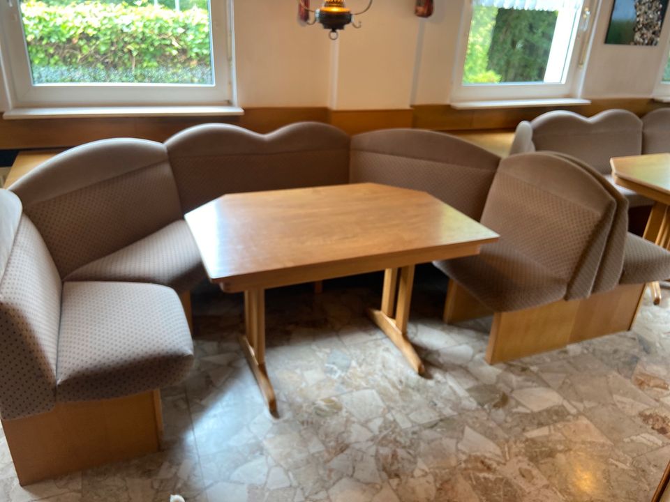 Eckbänke mit Tisch & Stühlen in Rheine