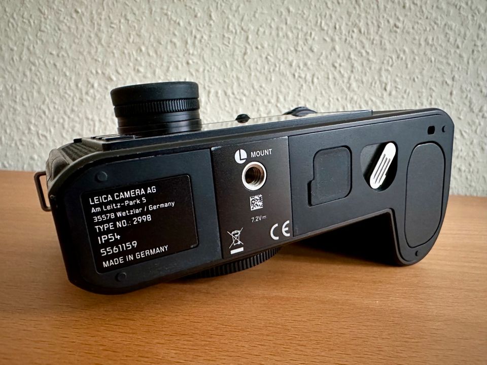 Leica SL2 Body Kamera schwarz Vollformat in Berlin