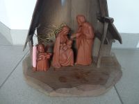 Antike Echtholz Massivholz Weihnacht Krippe mit Tonfiguren Nordrhein-Westfalen - Neuss Vorschau