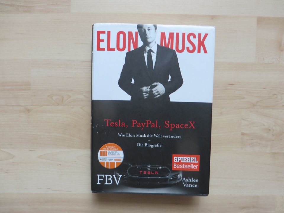 Ashlee Vance  "Elon Musk: Biografie. Tesla, PayPal, SpaceX". in Uplengen