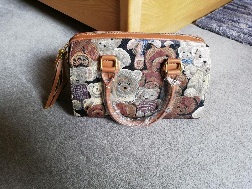 Handtasche ✨NEU✨mit Bären Design in Dinslaken