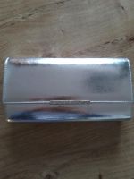 Neuwertige Clutch Buffalo silbermetallic Nordrhein-Westfalen - Pulheim Vorschau