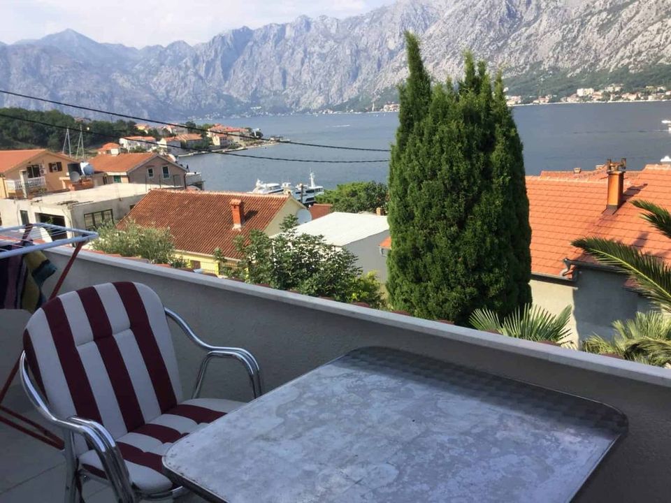 Das perfekte Haus am adriatischen Meer in Montenegro, Boka-Kotor in Berlin