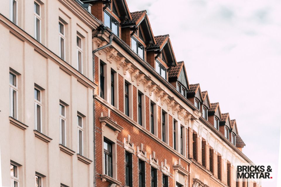 4% Rendite für sanierte Wohnung, Makler-und Notarkosten trägt Verkäufer, 5 Jahre Vermietungsgarantie in Leipzig