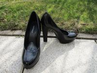 Catwalk Lacklederlook Highheels Gr.38 Bayern - Gersthofen Vorschau