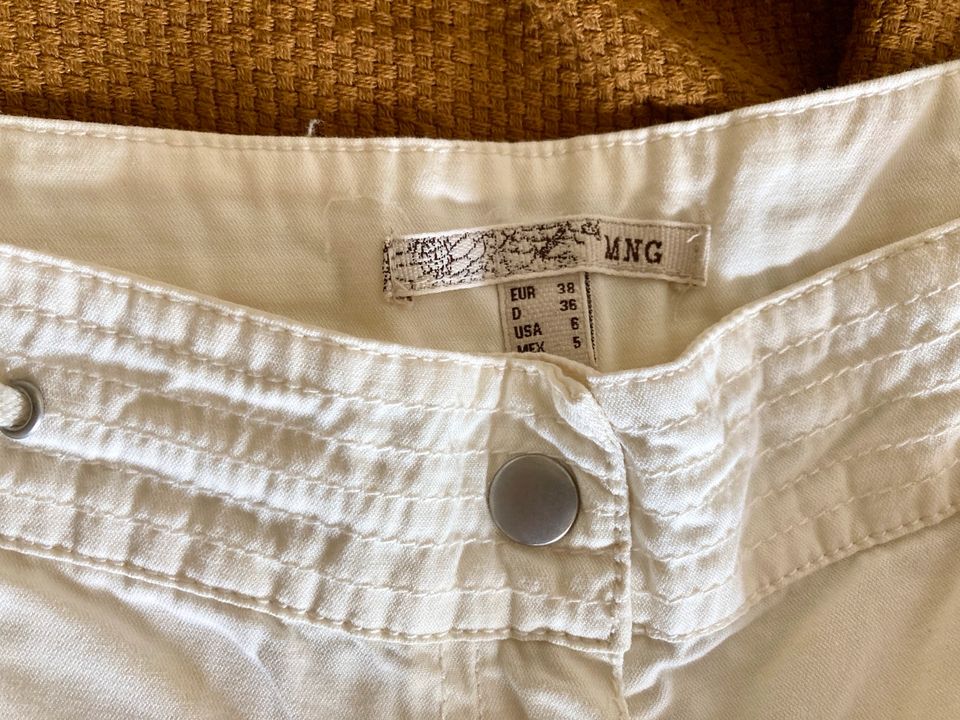 Mango Hose Cargo Shorts Capri Creme Baumwolle 36 Neu in Köln