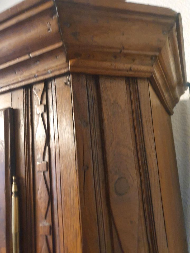 Biedermeier Möbel Eiche  Jugendstil Antik Wäscheschrank Schrank in Zellingen