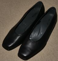 ara Damen Pumps aus Leder | Gr. 9/40, Weite H | mattschwarz Sachsen - Radebeul Vorschau