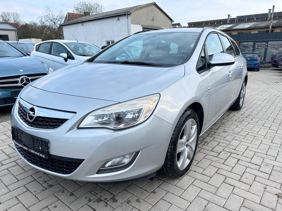 Opel Astra J Sports Tourer Edition in Calden