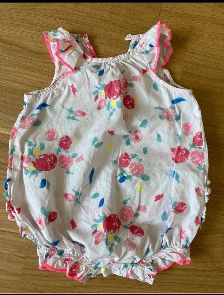 Kleidungspaket Baby Mädchen Sommer Größe 68 in Bornheim
