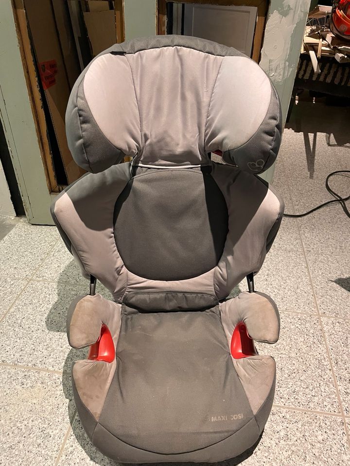 Maxi Cosi Rodi XP FIX unfallfrei Kindersitz in Hamburg