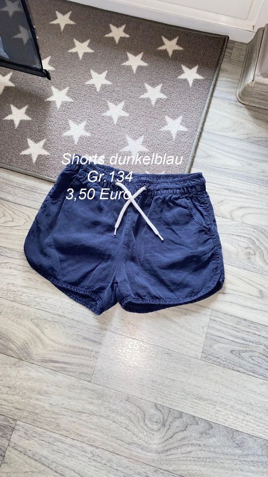 Kleider,Shorts,Jogger,Jeans....Gr.134/140 H&M,C&A... in Düren