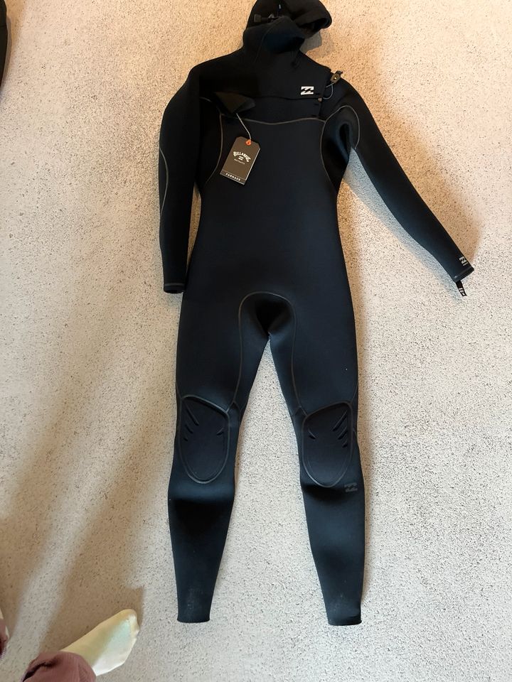 Billabong Furnace Wetsuit M 5/4 Frontzip / Kapuze Neu in Hamburg