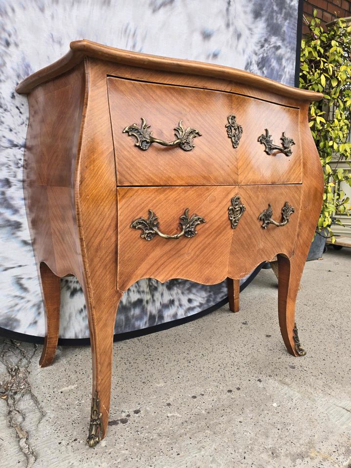 Alt Barock-Stil Nussbaum Kommode Anrichte Sideboard Alt Massiv Ho in Groß-Gerau