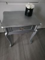 Kleiner Tisch Silber 43 cm x56 hoch Nordrhein-Westfalen - Düren Vorschau