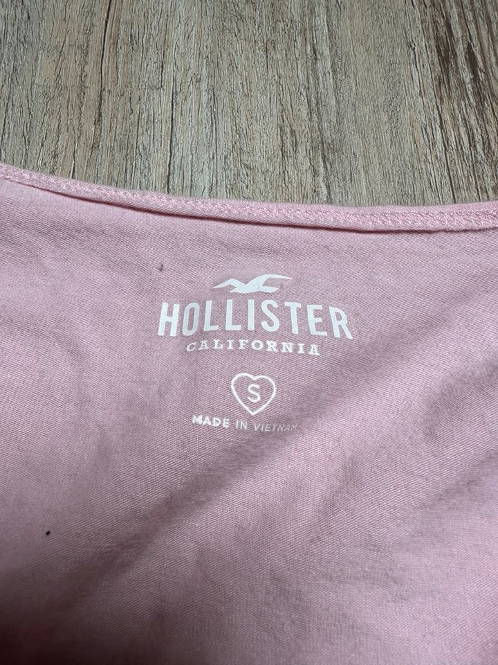 Hollister / Gr. S / Body mit Raffung / Langarmbody / Pink in Körle