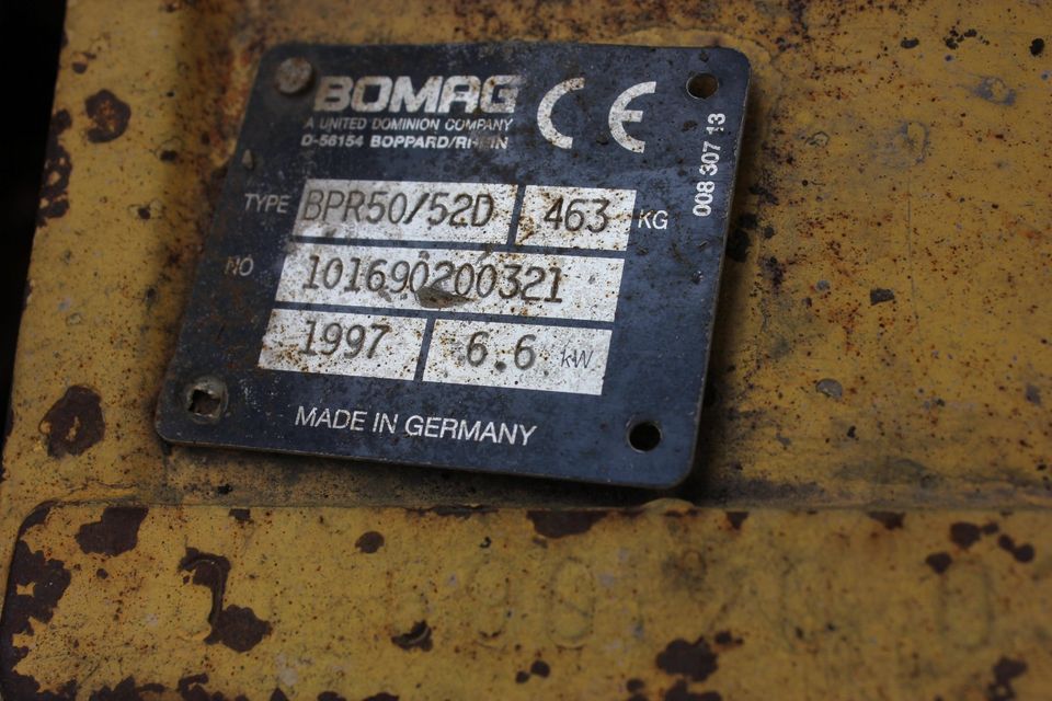 Rüttelplatte Bomag 50/52D mit E- Starter in Breitscheid Kr Neuwied