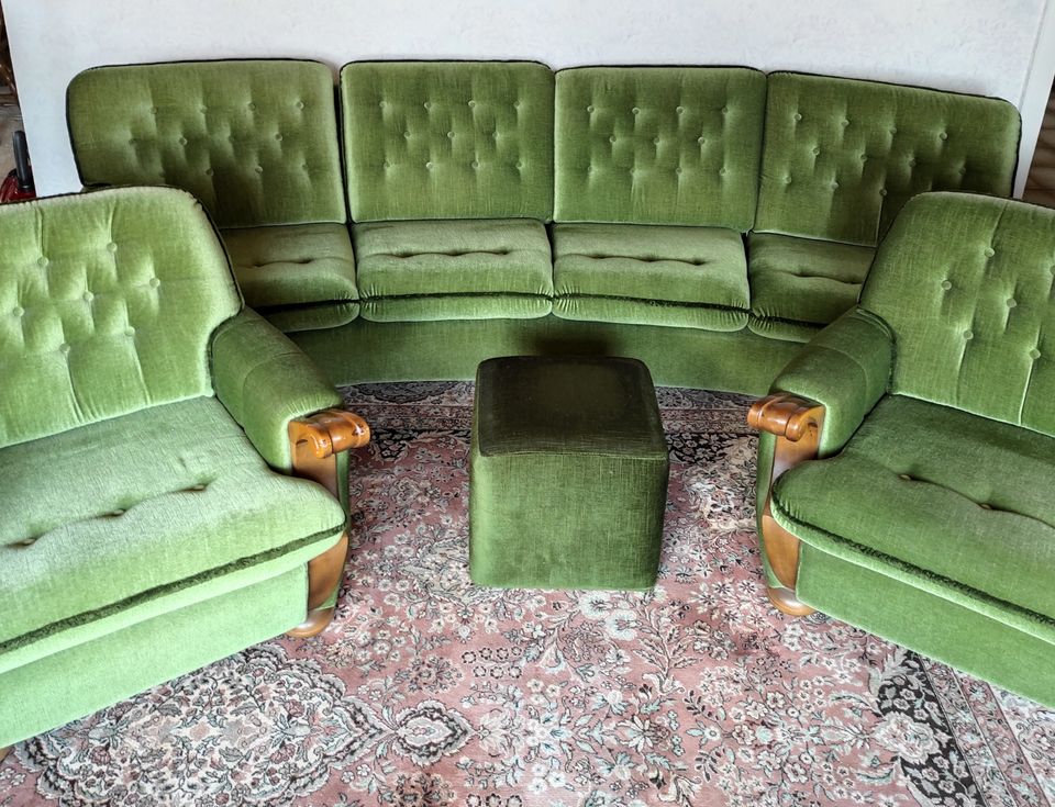 Vintage/Retro Sofa mit 2 Sesseln und Hocker in Braunschweig