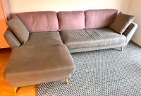 Sofa grau mit rosafarbenen Kissen Hannover - Ahlem-Badenstedt-Davenstedt Vorschau