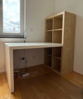 Schreibtisch und integriertes Regal. München - Pasing-Obermenzing Vorschau