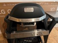 Weber Elektrogrill Pulse 2000 mit Rollwagen und Abdeckhaube Grill Baden-Württemberg - Singen Vorschau
