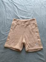 Neue Adidas Shorts Hose Damen S gelb flauschig Neupreis 70€ Nordrhein-Westfalen - Kleve Vorschau