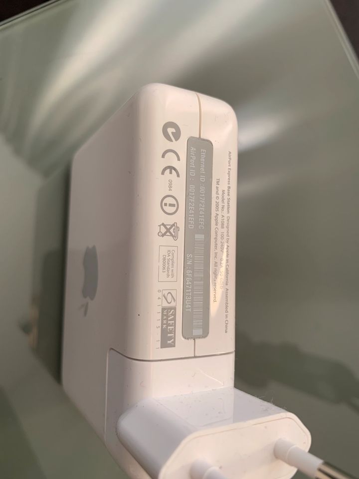 Apple AirPort Express Base Station Basisstation Modell A1088 TOP! in Hamburg