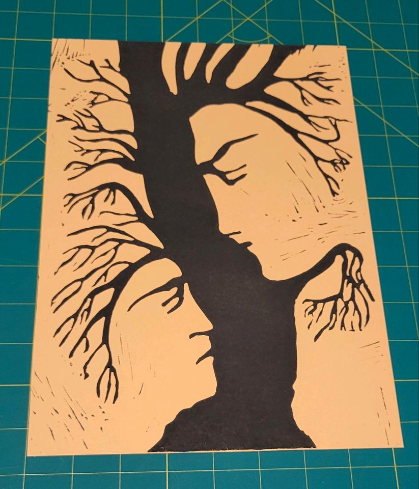 H.Hinrichsen, Baum mit Gesichter, Linoldruck, Linolschnitt, Bild in Bad Herrenalb