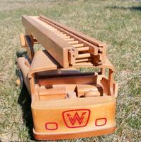 DDR Holzspielzeug – Feuerwehr-LKW mit Drehleiter Brandenburg - Werben (Spreewald) Vorschau