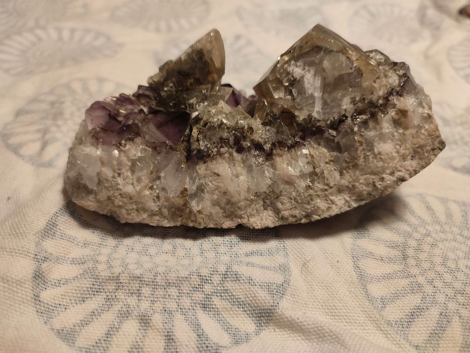 Amethyst & Calcit Geode Edelstein in Kaisheim