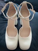 Brautschuhe Gr.39 cremefarben VB 25€ Nordrhein-Westfalen - Geseke Vorschau