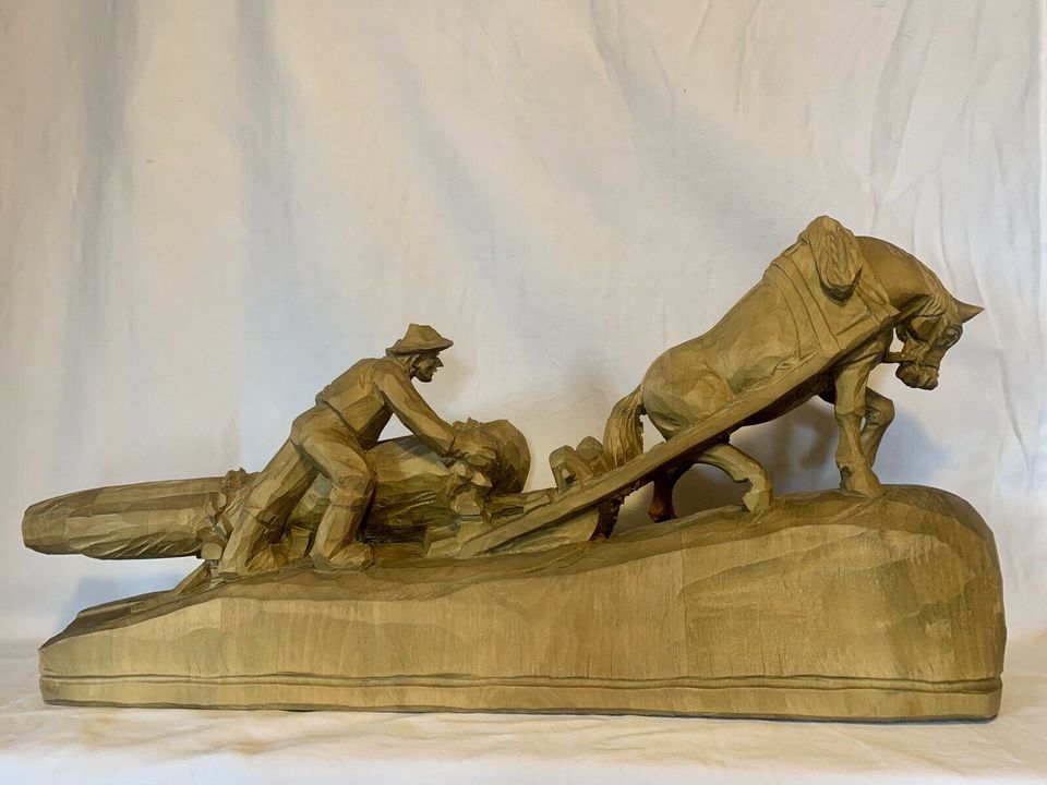 Holzfigur Skulptur Holzfäller Waldarbeiter Pferd handgeschnitzt in Willich