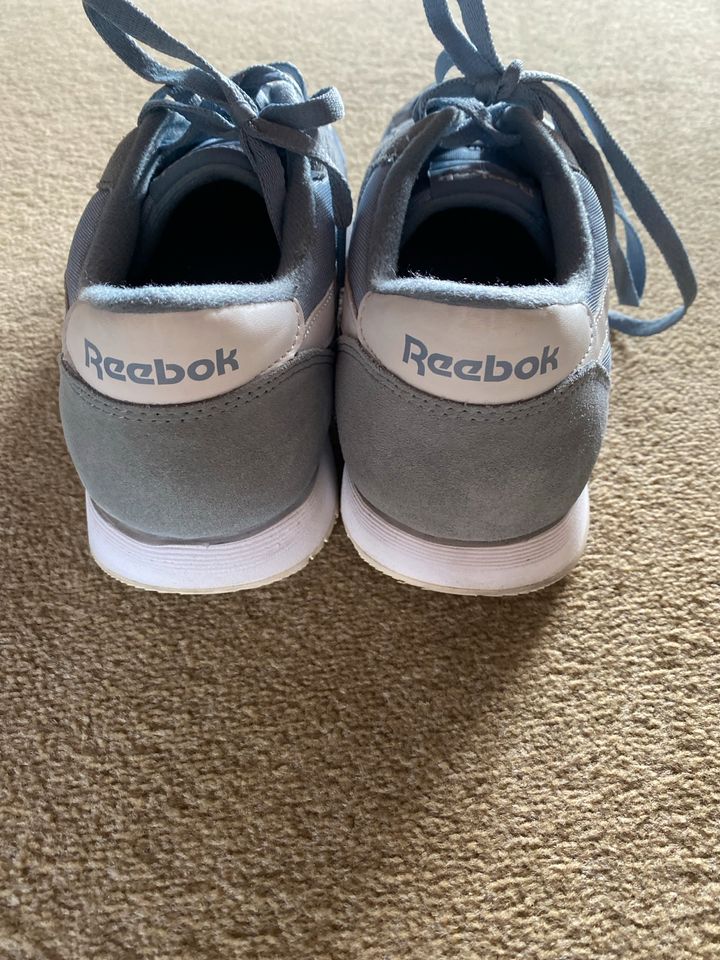 Reebok Veloursleder-Sneakers Gr. 45,5 in Frankfurt am Main