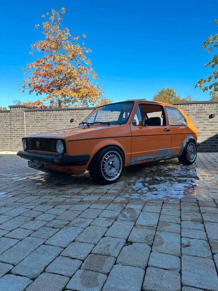 Golf 1 Mandarin Orange in Diepholz