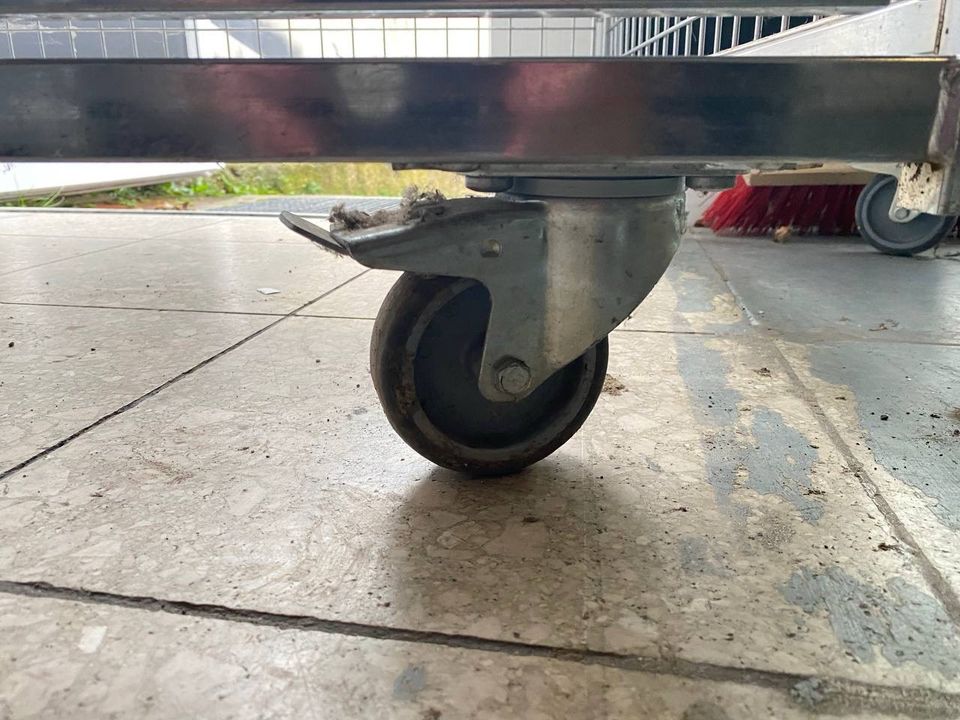 Stahl verzinkt Rollbehälter Rollwagen Käfig Metall Schrank in Salzgitter