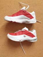 WILSON Sportschuhe Sneaker Größe: 38,5 US7 UK5 24 cm rot, weiß Hessen - Offenbach Vorschau