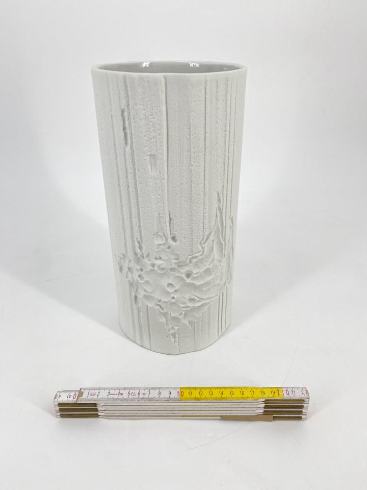 * VASE BISKUITPORZELLAN OP ART HEINRICH FUCHS HUTSCHENREUTHER in Berlin