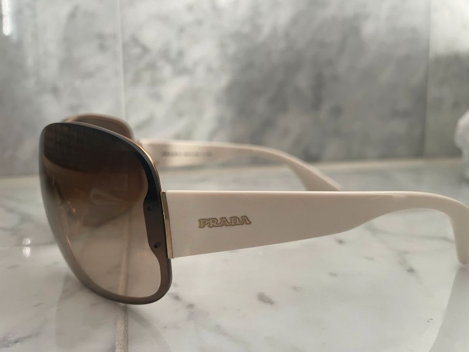 Prada Sonnenbrille in Nürnberg (Mittelfr)